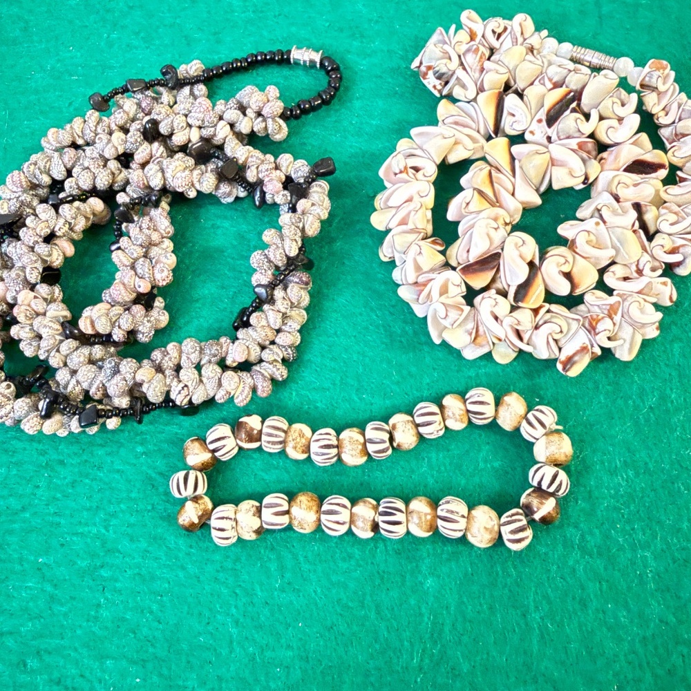 Shell and Bone Jewelry - 2 Necklaces and 1 Bracelet Neutral Tones - Picture 5 of 5